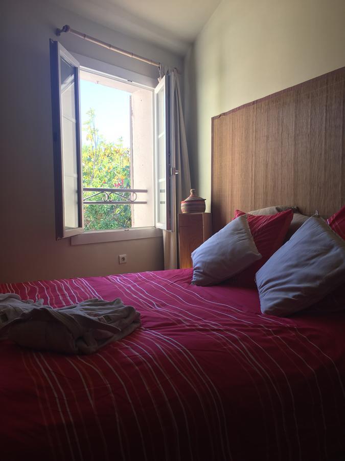 Esprit D'Ailleurs Bed & Breakfast Baillargues Bagian luar foto