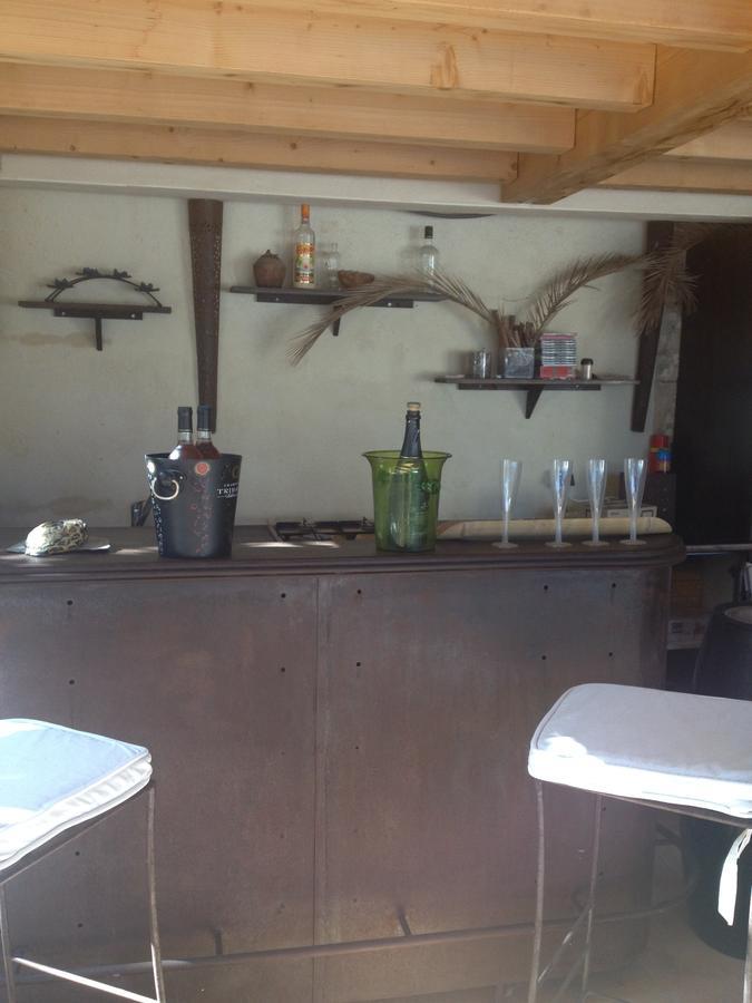 Esprit D'Ailleurs Bed & Breakfast Baillargues Bagian luar foto
