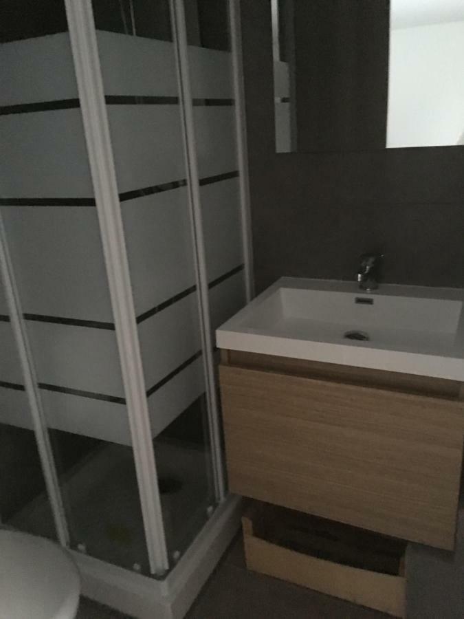 Esprit D'Ailleurs Bed & Breakfast Baillargues Bagian luar foto